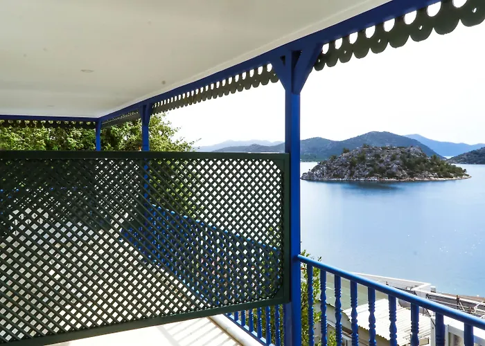 Lemon Garden Boutique 3*