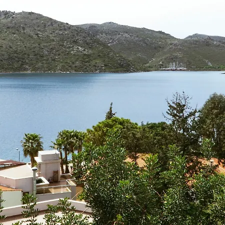 Lemon Garden Boutique Hotel 3*