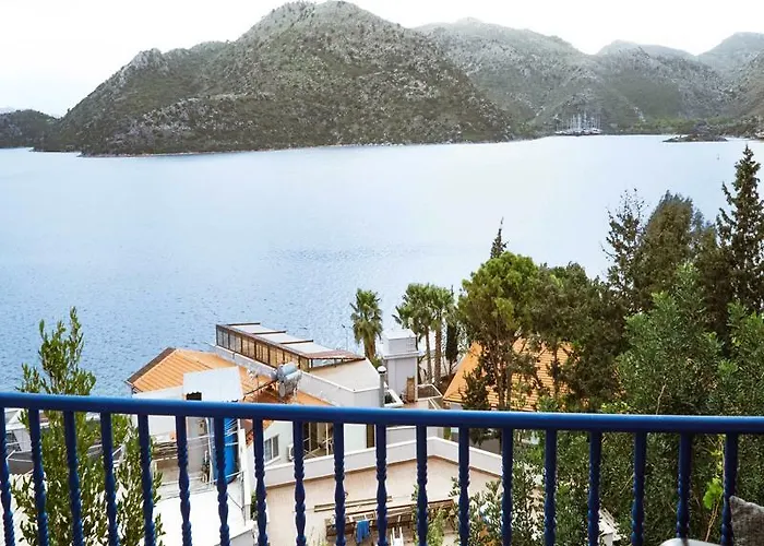 Lemon Garden Boutique 3*